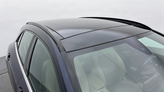 MERCEDES BENZ GLA 250-Roof/Sunroof View