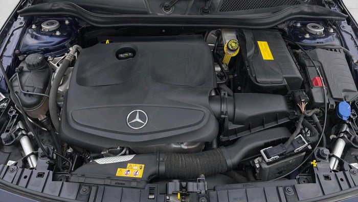 MERCEDES BENZ GLA 250-Engine Bonet View