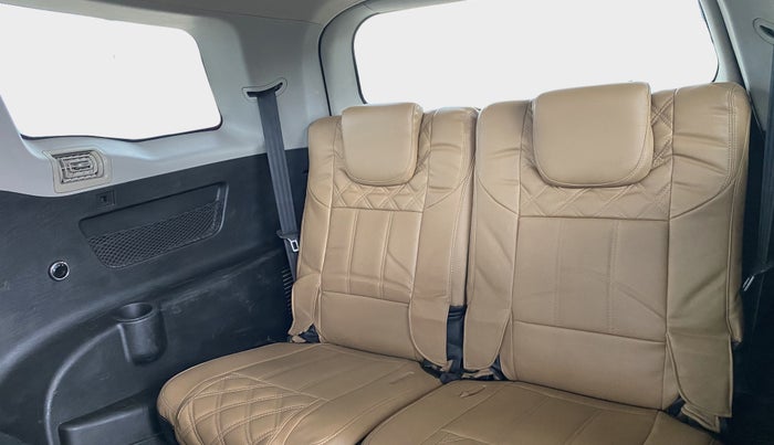2019 Mahindra XUV500 W7 FWD, Diesel, Manual, 84,652 km, Third Seat Row ( optional )