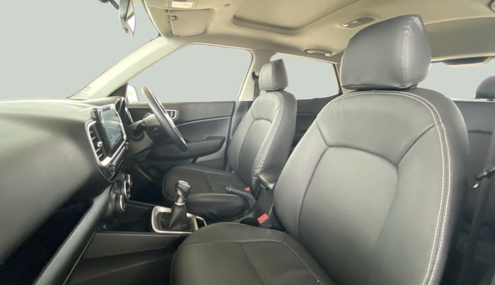 2020 Hyundai VENUE 1.5 SX CRDI MT, Diesel, Manual, 11,995 km, Right Side Front Door Cabin