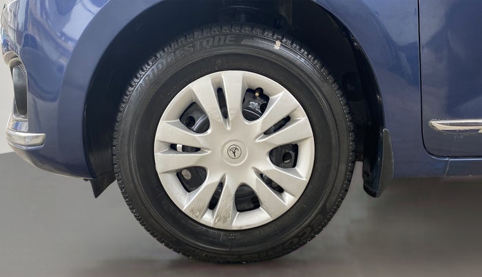 2018 Maruti Dzire VDI, Diesel, Manual, 32,924 km, Left Front Wheel