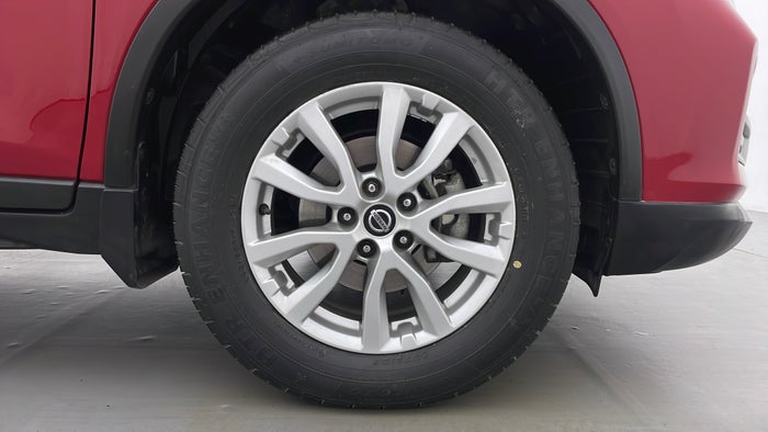 NISSAN X TRAIL-Right Front Tyre