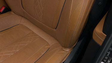 Seat LHS Front Scratch