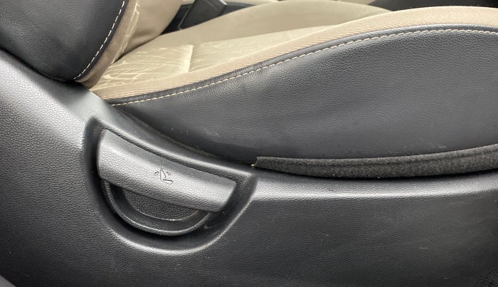2014 Hyundai Xcent BASE 1.2, Petrol, Manual, 51,760 km, Driver Side Adjustment Panel
