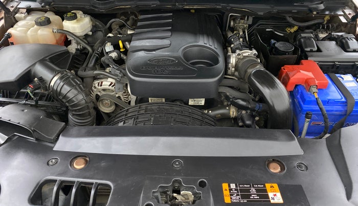 2016 Ford Endeavour 3.2l 4X4 AT Titanium, Diesel, Automatic, 76,409 km, Open Bonet