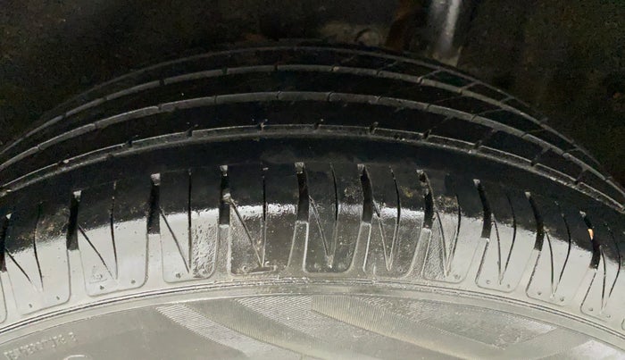 2018 Maruti Vitara Brezza ZDI PLUS, Diesel, Manual, 18,589 km, Left Rear Tyre Tread