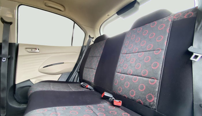 2018 Hyundai NEW SANTRO ASTA 1.1 MT, Petrol, Manual, 11,531 km, Right Side Rear Door Cabin