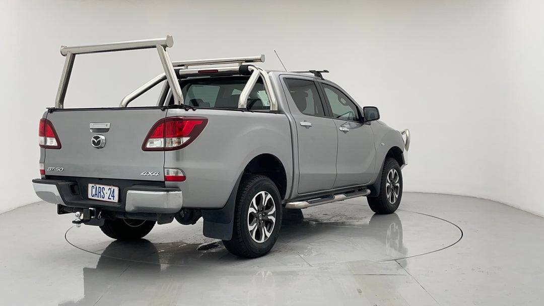 Right Back Diagonal (45- Degree) View