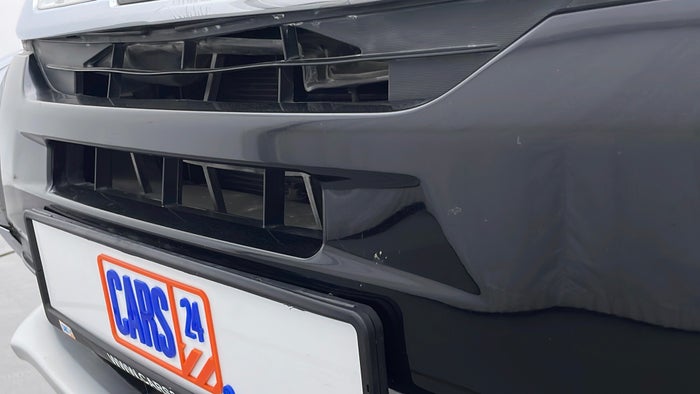 MITSUBISHI OUTLANDER-Bumper Front Scratch