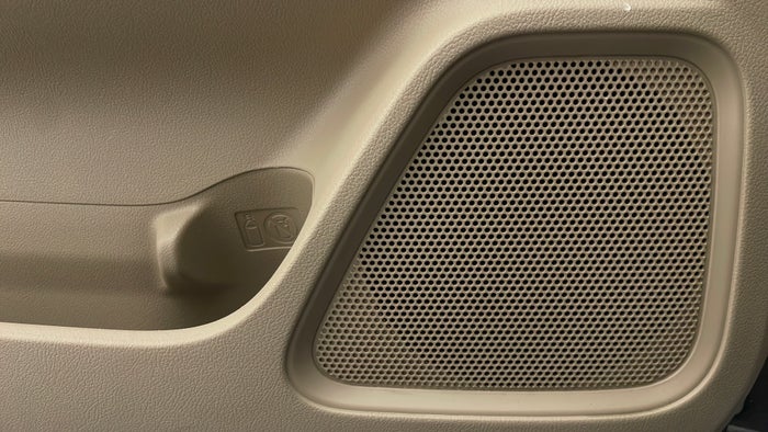 MITSUBISHI OUTLANDER-Speakers