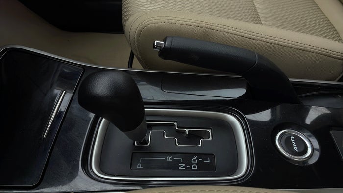 MITSUBISHI OUTLANDER-Gear Lever