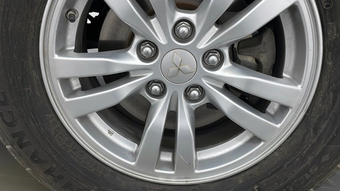 MITSUBISHI OUTLANDER-Alloy Wheel RHS Front Scratch