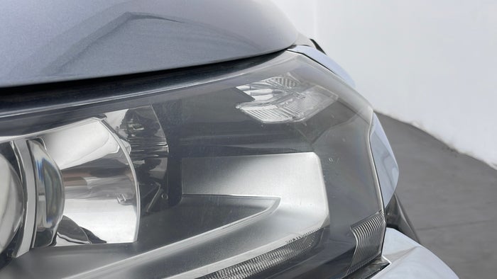 MITSUBISHI OUTLANDER-Head Light RHS Scratch