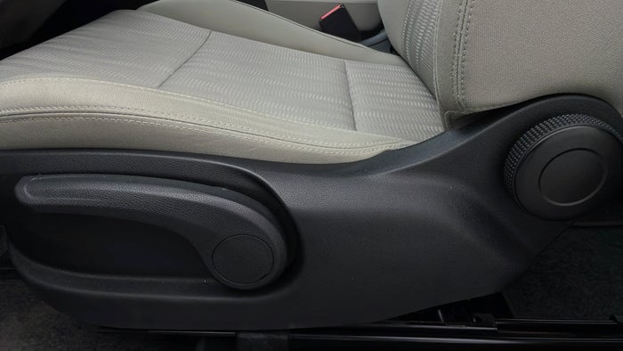 KIA SPORTAGE-Driver Side Adjustment Panel