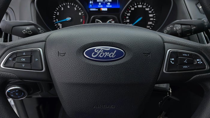 FORD FOCUS-Drivers Control