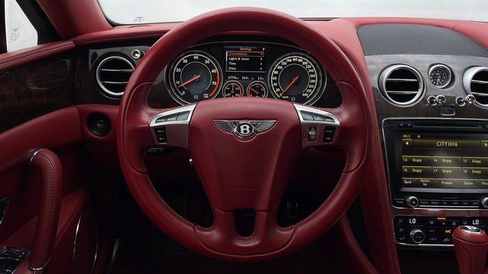 BENTLEY FLYING SPUR-Steering Wheel Close-up