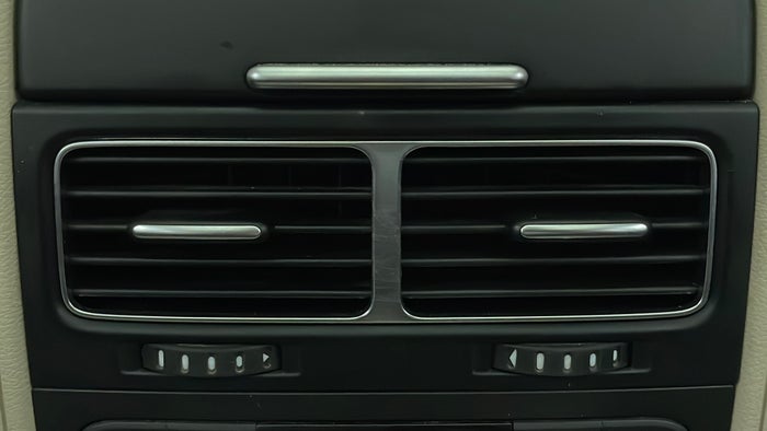 VOLKSWAGEN TOUAREG-Rear AC Vents