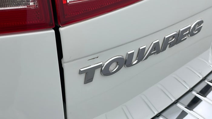VOLKSWAGEN TOUAREG-Door Exterior Boot Door Scratch