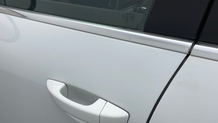 VOLKSWAGEN TOUAREG-Door Exterior LHS Front Scratch