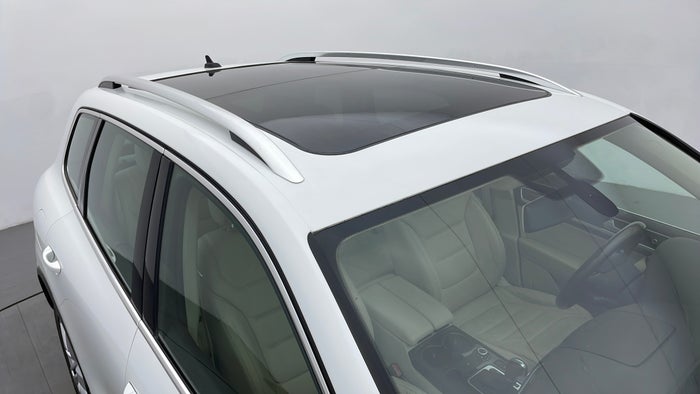 VOLKSWAGEN TOUAREG-Roof/Sunroof View