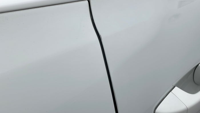 VOLKSWAGEN TOUAREG-Door Exterior RHS Rear Scratch