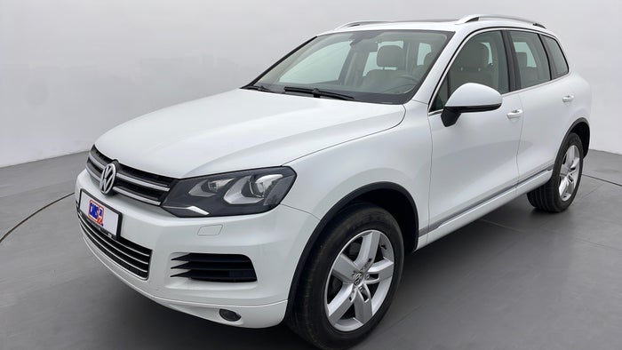 VOLKSWAGEN TOUAREG-Left Front Diagonal (45- Degree) View