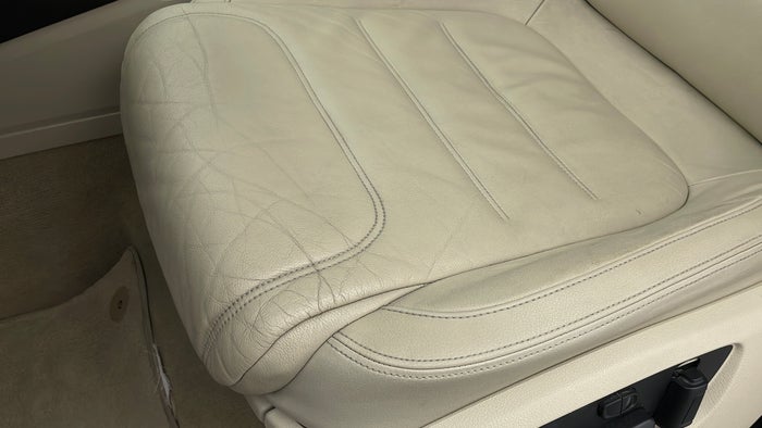 VOLKSWAGEN TOUAREG-Seat LHS Front Depressed/Pressure Mark