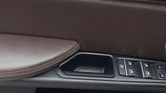 BMW X5-Door Interior LHS front Scratch