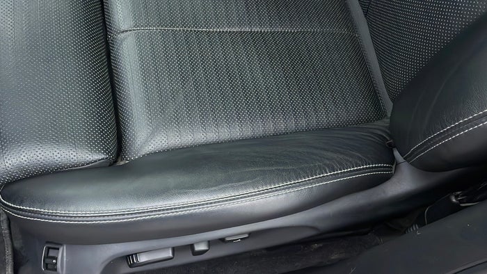 INFINITI Q50-Seat LHS Front Depressed/Pressure Mark