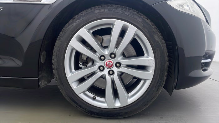JAGUAR XJ-Right Front Tyre