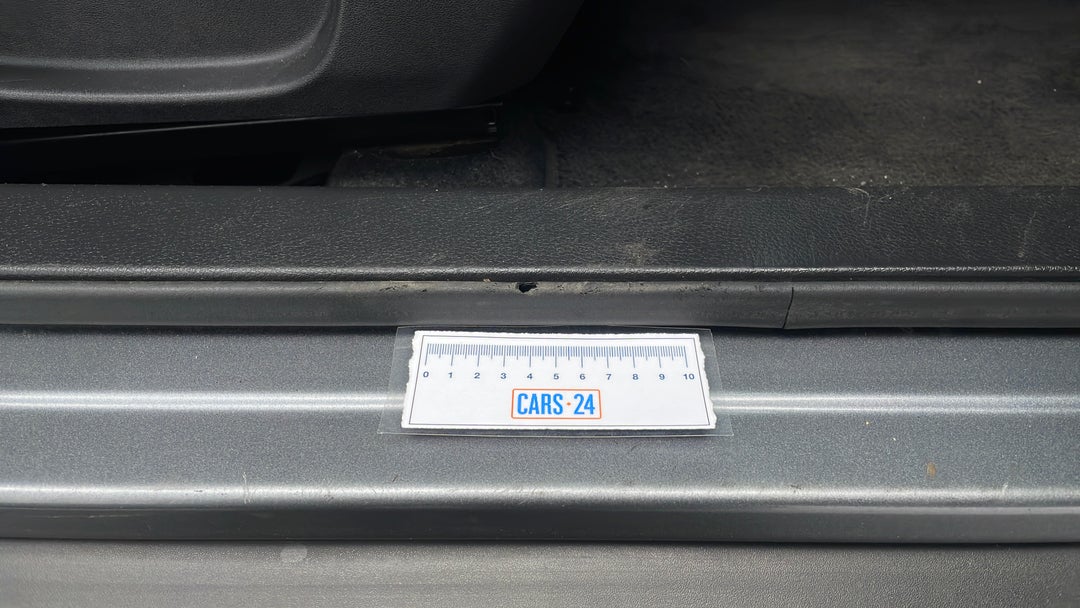 2018 Nissan X-trail St (2wd), Automatic, 97606 km, Door Sills Front RHS Scratch