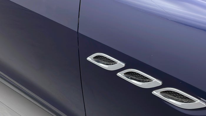 MASERATI QUATTROPORTE-Fender RHS Scratch