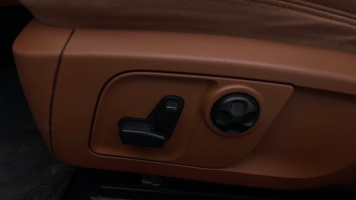 MASERATI QUATTROPORTE-Driver Side Adjustment Panel