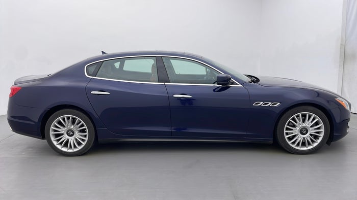MASERATI QUATTROPORTE-Right Side View