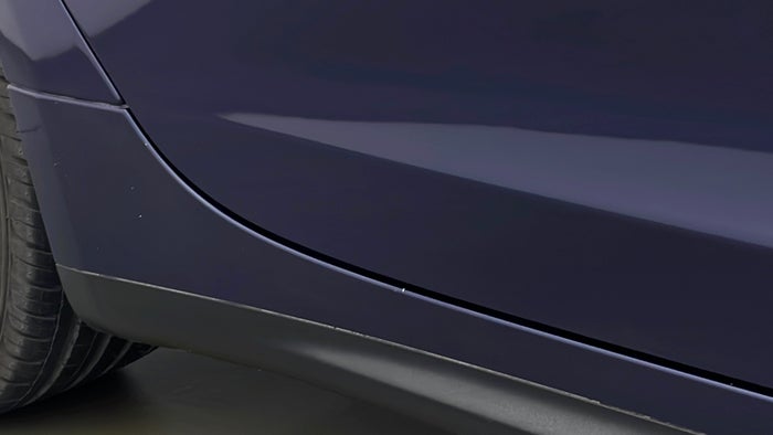 MASERATI QUATTROPORTE-Running Board RHS Scratch