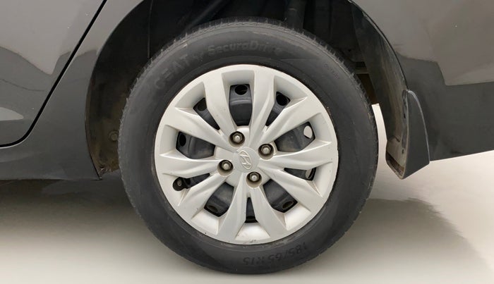 2017 Hyundai Verna 1.6 EX CRDI, Diesel, Manual, 50,331 km, Left Rear Wheel