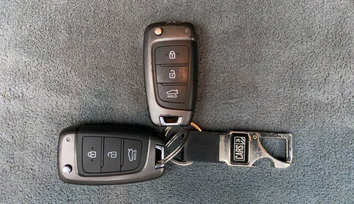 2017 Hyundai Verna 1.6 EX CRDI, Diesel, Manual, 50,331 km, Key Close Up