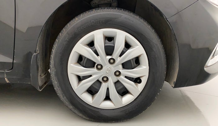 2017 Hyundai Verna 1.6 EX CRDI, Diesel, Manual, 50,331 km, Right Front Wheel
