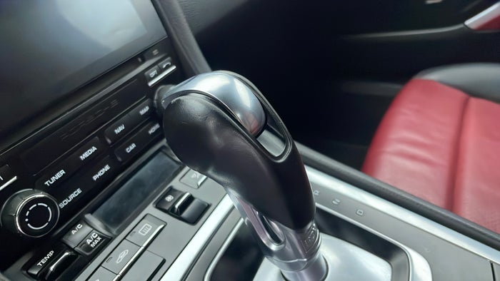 PORSCHE BOXSTER-Gear lever Knob Scratch