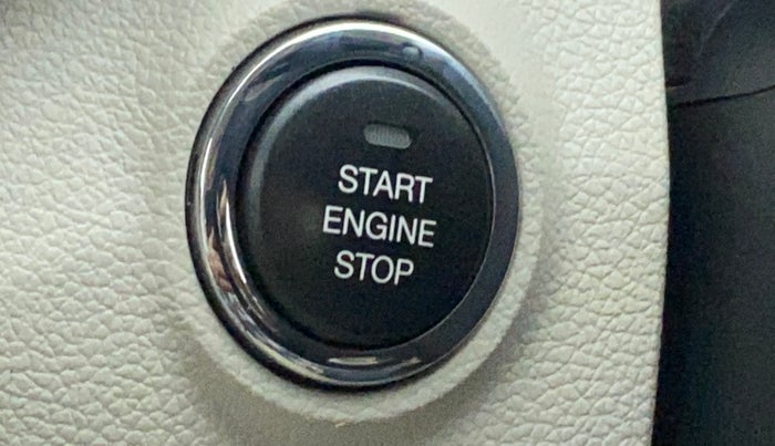 2020 Mahindra XUV300 W8 (O) 1.2 PETROL, Petrol, Manual, 44,281 km, Keyless Start/ Stop Button