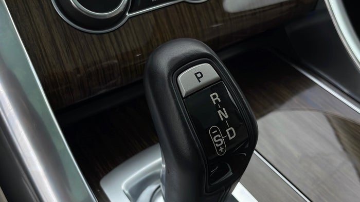 LAND ROVER RANGE ROVER SPORT-Gear lever Knob Scratch