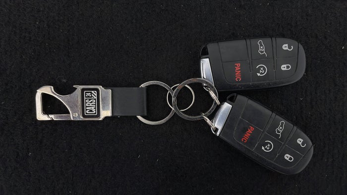 DODGE DURANGO-Key Close-up