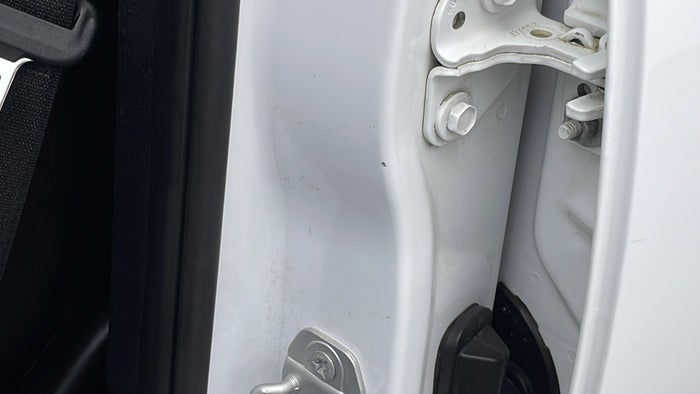 DODGE DURANGO-Pillar LHS B Scratch