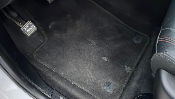 DODGE DURANGO-Flooring Front LHS Stain