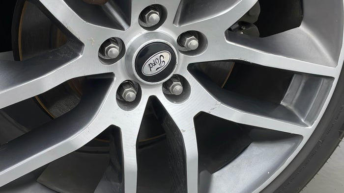 FORD EDGE-Alloy Wheel LHS Rear Scratch
