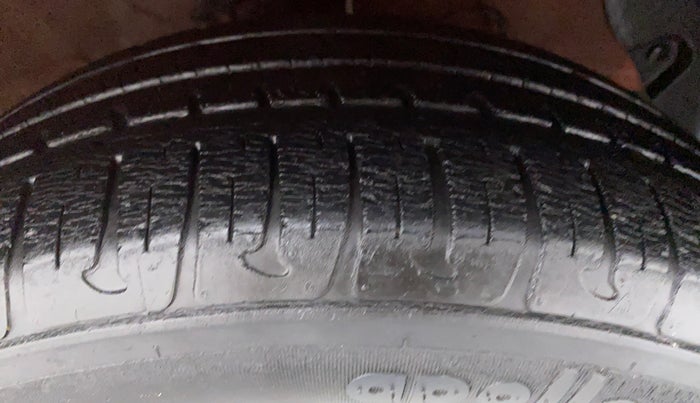 2017 Hyundai Grand i10 SPORTZ 1.2 KAPPA VTVT, Petrol, Manual, 24,483 km, Right Front Tyre Tread