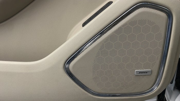 GMC YUKON-Speakers