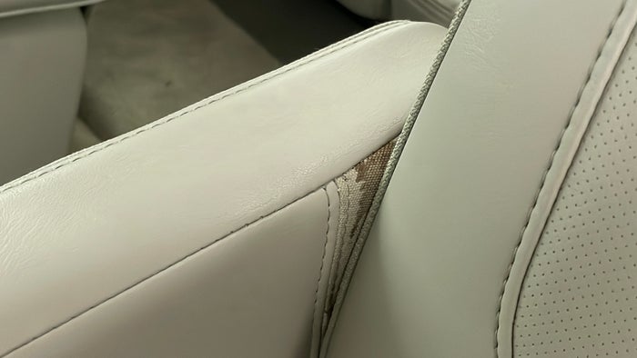 GMC YUKON-Seat 2nd row LHS Stain