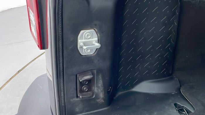 JEEP WRANGLER-Dicky /Boot Door Boot interior Scratch