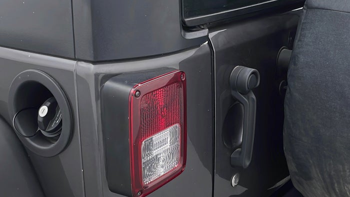 JEEP WRANGLER-Pillar LHS C Scratch
